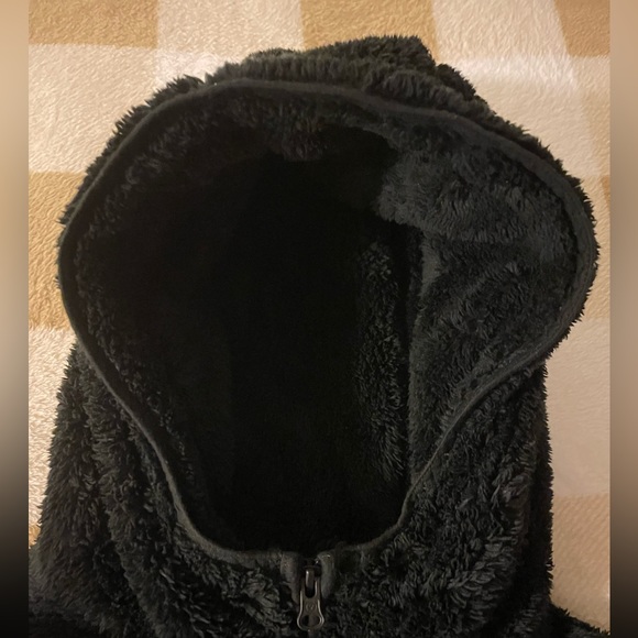 Beautiful American Eagle zip up black jacket! Mock neck that fits XS-S. Petite🖤 - Picture 3 of 7